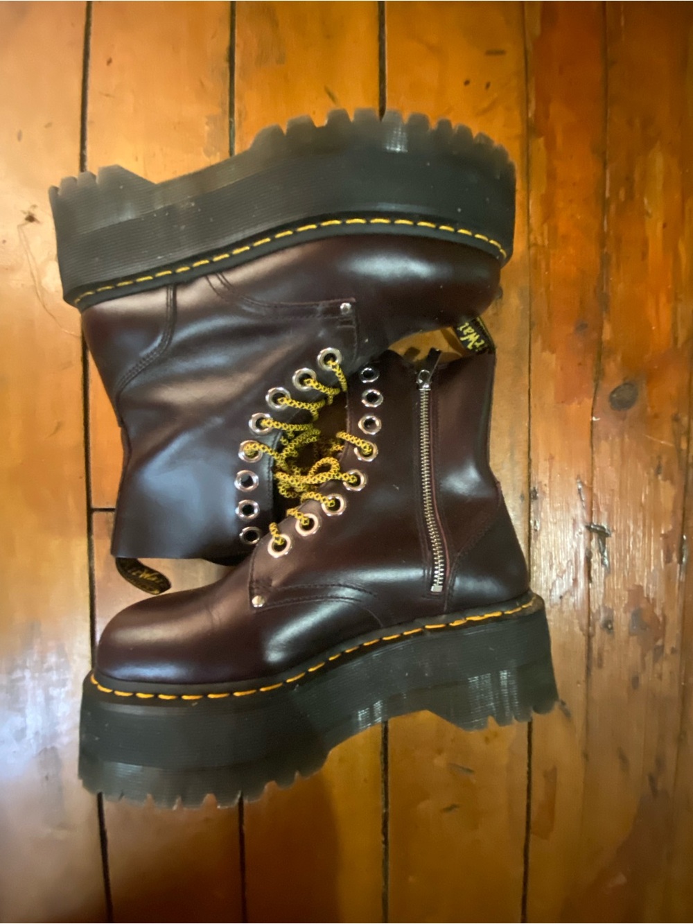 Dr. Martens Jadon Max Ladies size 9 Cherry Red